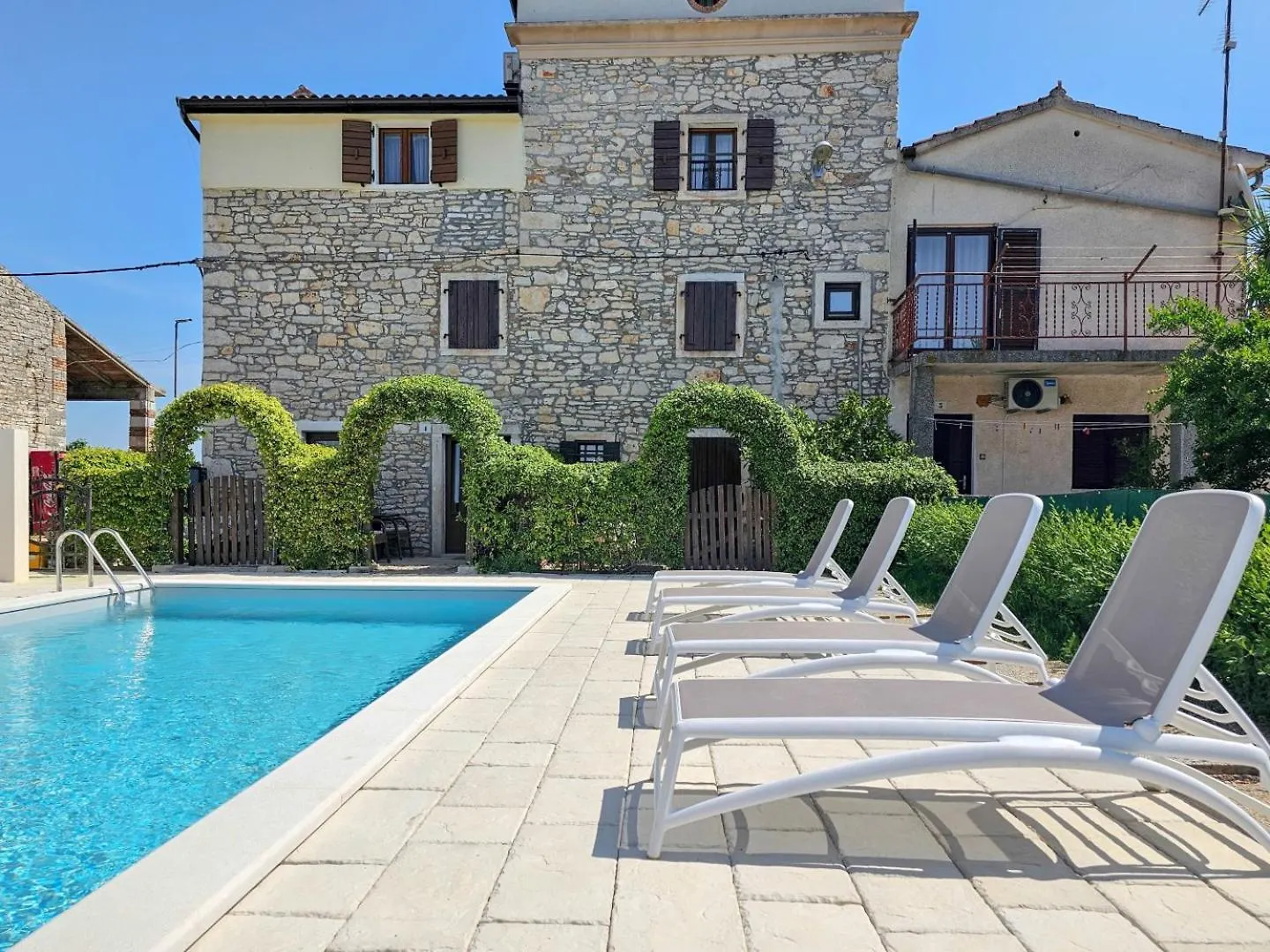 Olimpia 2 Apartment Novigrad  Croatia